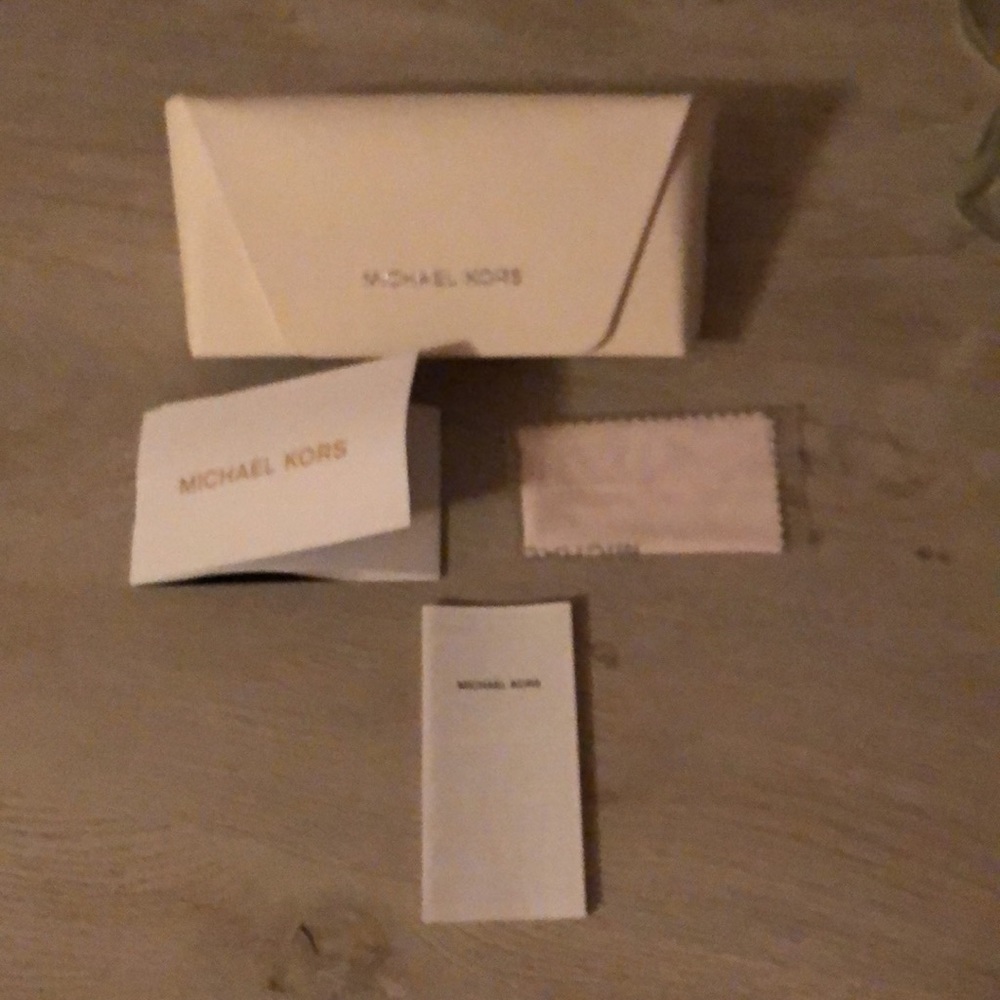 Michael Kors sunglasses - Picture 5 of 6